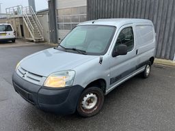 Citroen Berlingo Van 1,4 I Benzin lukket varekasse.