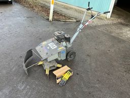 KWERN ukrudtsbørste med Briggs & Stratton motor.