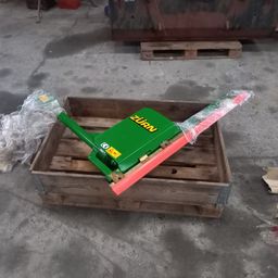 ZURN/John Deere mekanisk sidekniv. / Mechanical side knife.