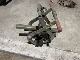Probst 500 kg. flisetang med 35 cm. gummi kæber.
