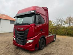 Iveco S-Way AS 440 trækker