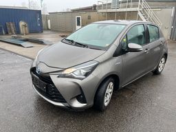 Toyota Yaris 1,5 HYBRID E-CVT Personbil.