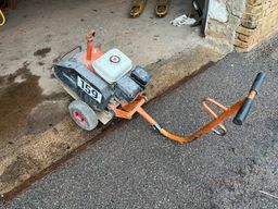 Pladevibrator model Staring SM8 med Honda motor.