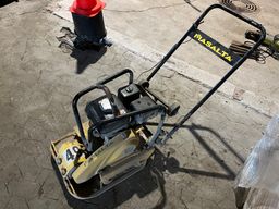 Pladevibrator Masalta MS 90 med Honda benzinmotor.