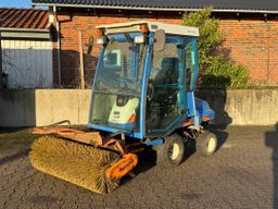 Iseki SF230 Redskabsbærer med kost / Repair Object