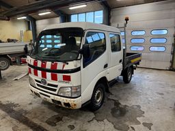 Toyota Dyna 100 ladbil mandskabsvogn / crew car