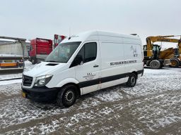 Mercedes Benz sprinter 319 kassebil/ Mercedes Benz sprinter 319 boxcar