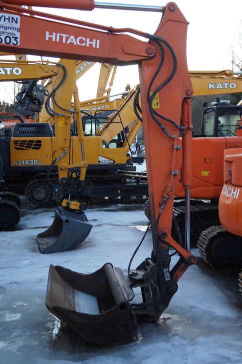 Hitachi ZX85US, 2004 | Retrade