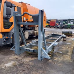Container  / Maskin lift.