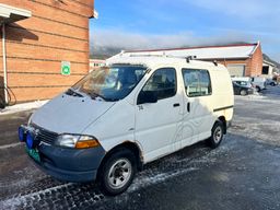 TOYOTA HIACE 4WD