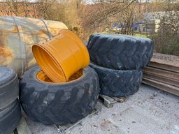 Däck/ fälgar Tires/ Rims 650/55B 30,5 Ljungby L14
