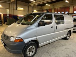 TOYOTA HIACE