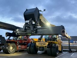 Hyster Reach Stacker RS45-27CH