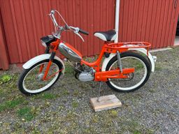 Moped Crescent MCB 1209 -1976 /  Scooter in nicely preserved condition. 