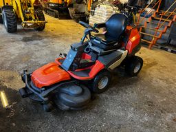 Husqvarna 422TS AWD plæne klipper. / lawnmower