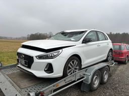 Krockskadad HYUNDAI - 2017 Startar och går att köra.  /Crash damaged HYUNDAI - 2017 Starts and can be driven. 